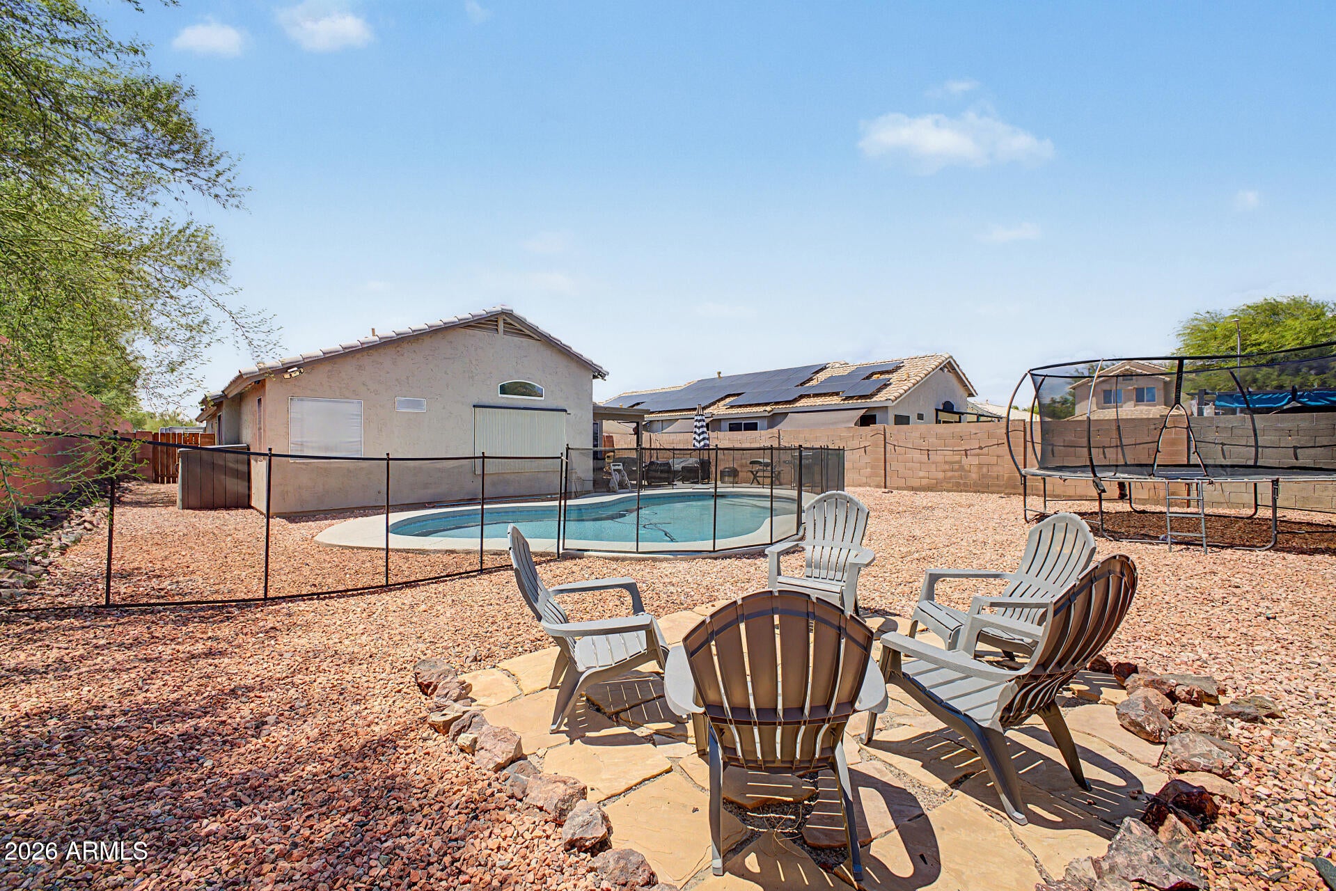 1119 E PONTIAC Drive