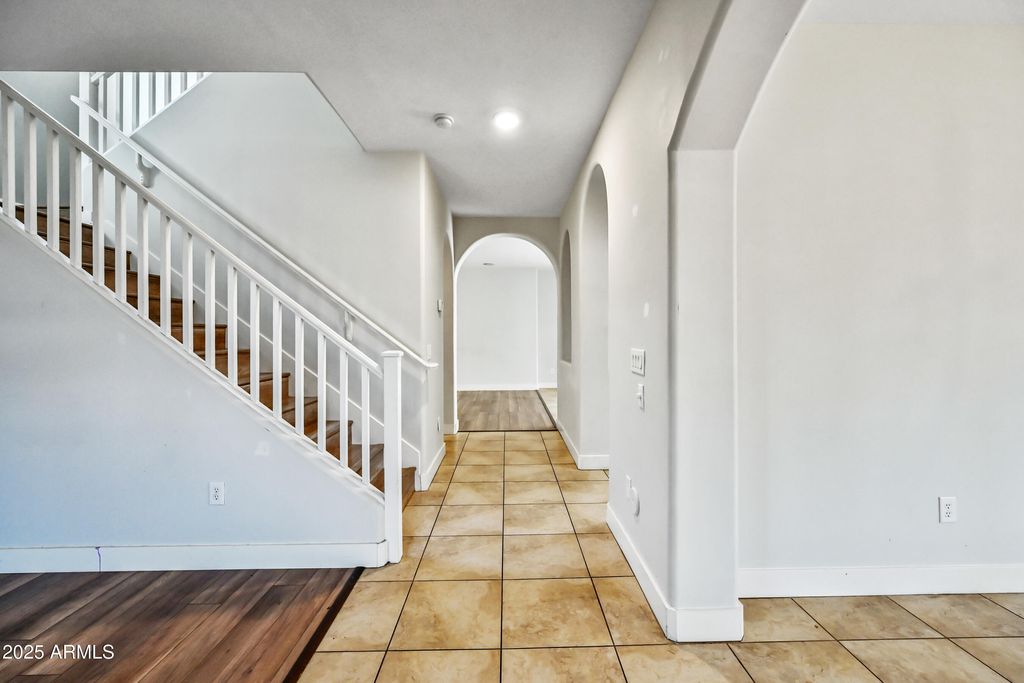 Photo of 839 S Adam Way, Gilbert, AZ 85296 (MLS # 6918254)