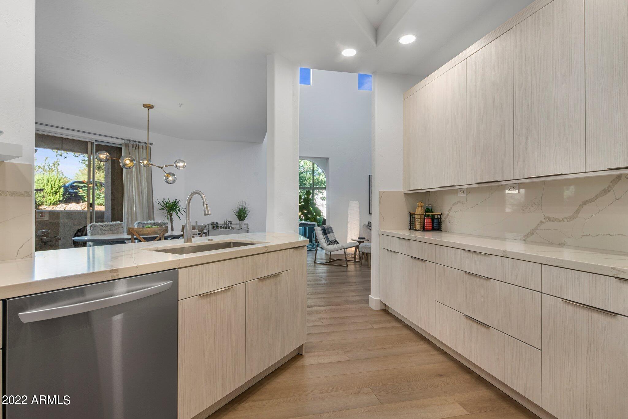 20802 N GRAYHAWK Drive 1096