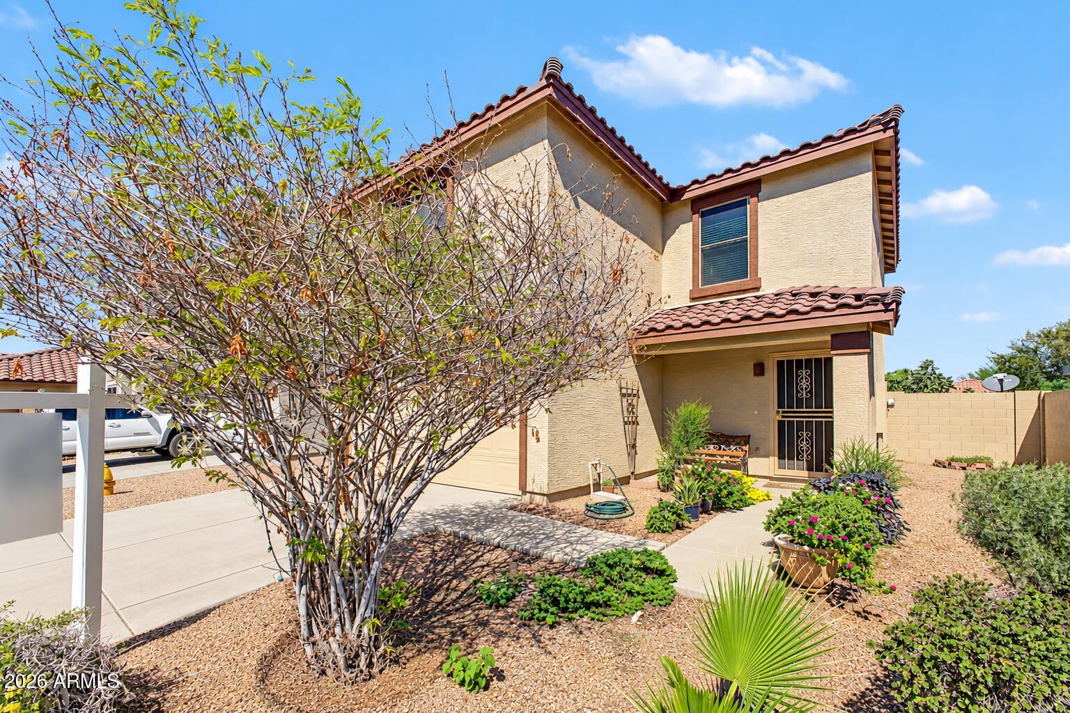 2224 E SPRUCE Drive
