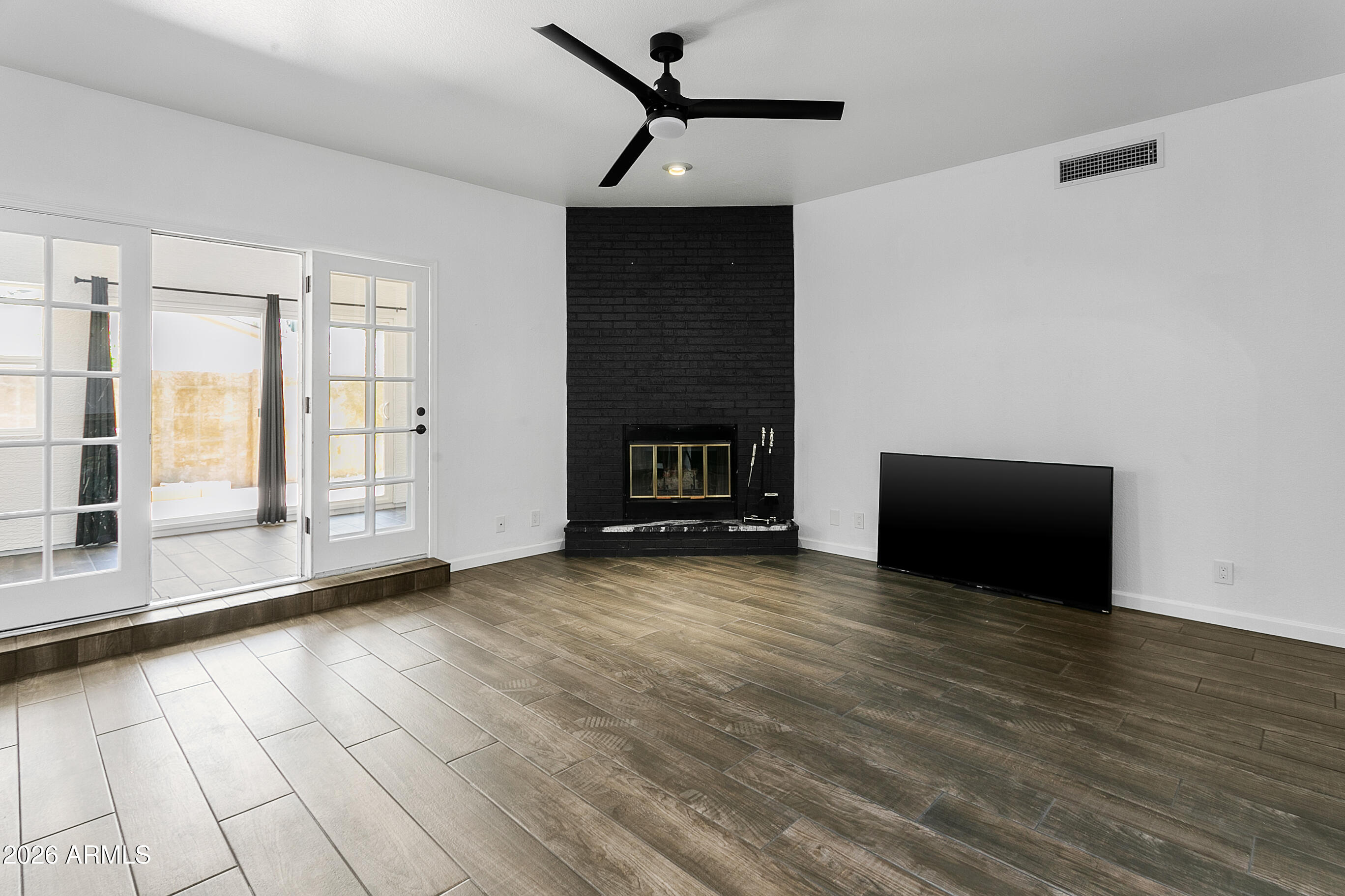 1610 N STAPLEY Drive 111