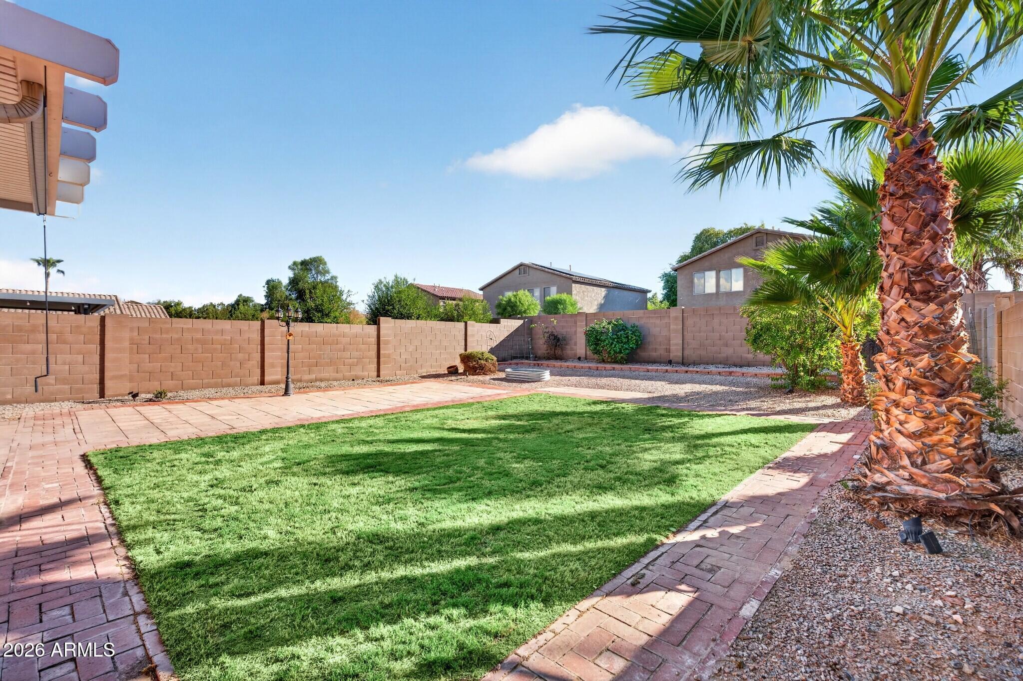 30052 N DESERT WILLOW Boulevard