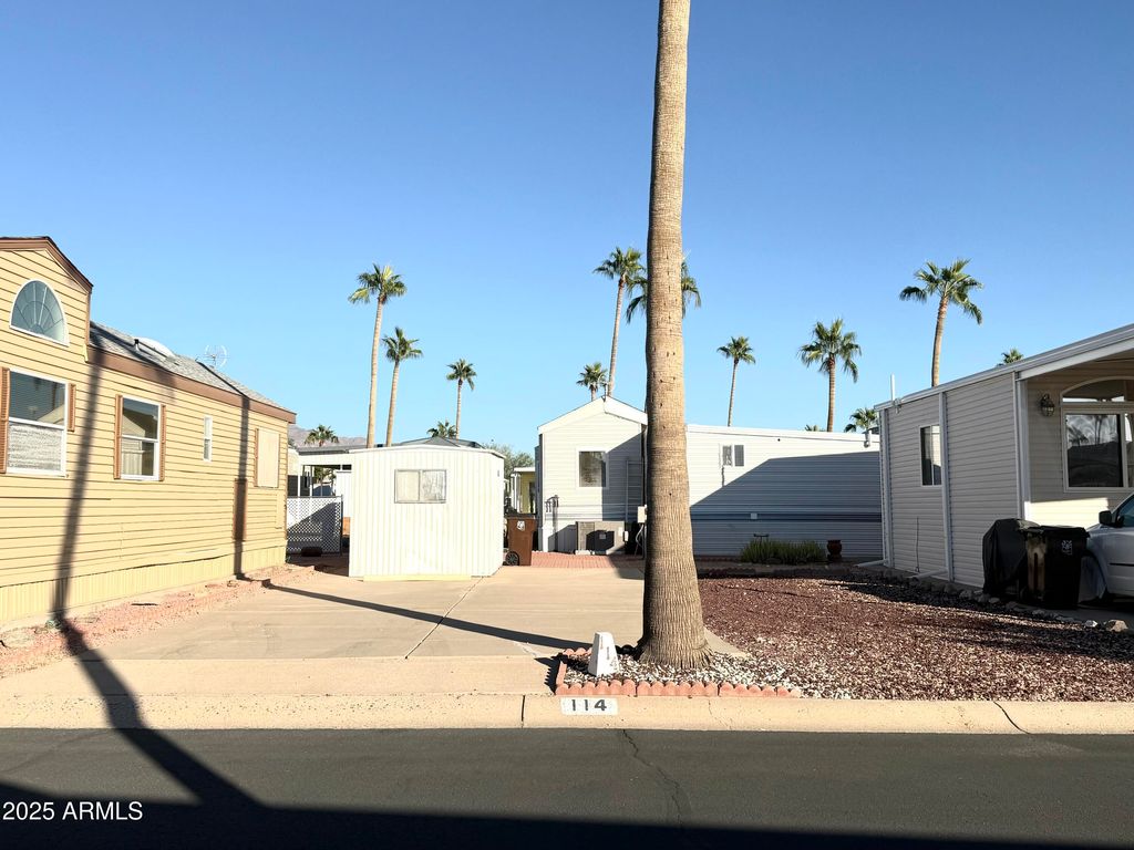 Photo of 114 S Kaoline Drive #114, Apache Junction, AZ 85119 (MLS # 6944411)