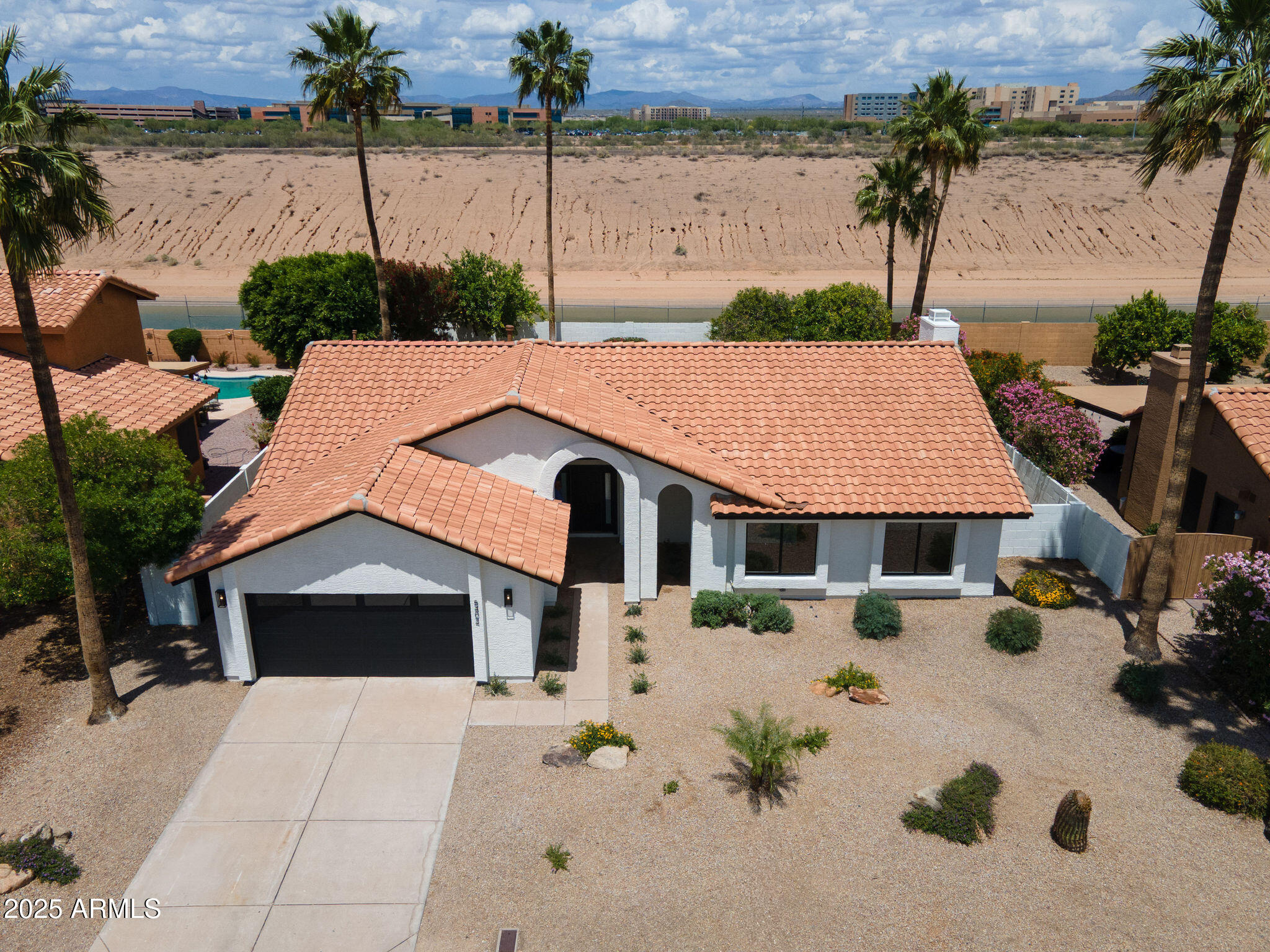 5402 E MICHELLE Drive