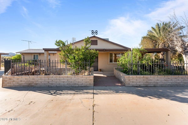 41050 N US-60, MORRISTOWN, AZ 85342 - Image 1bdad82d2e931b51ff689a2e4bcb5ade/2526684009