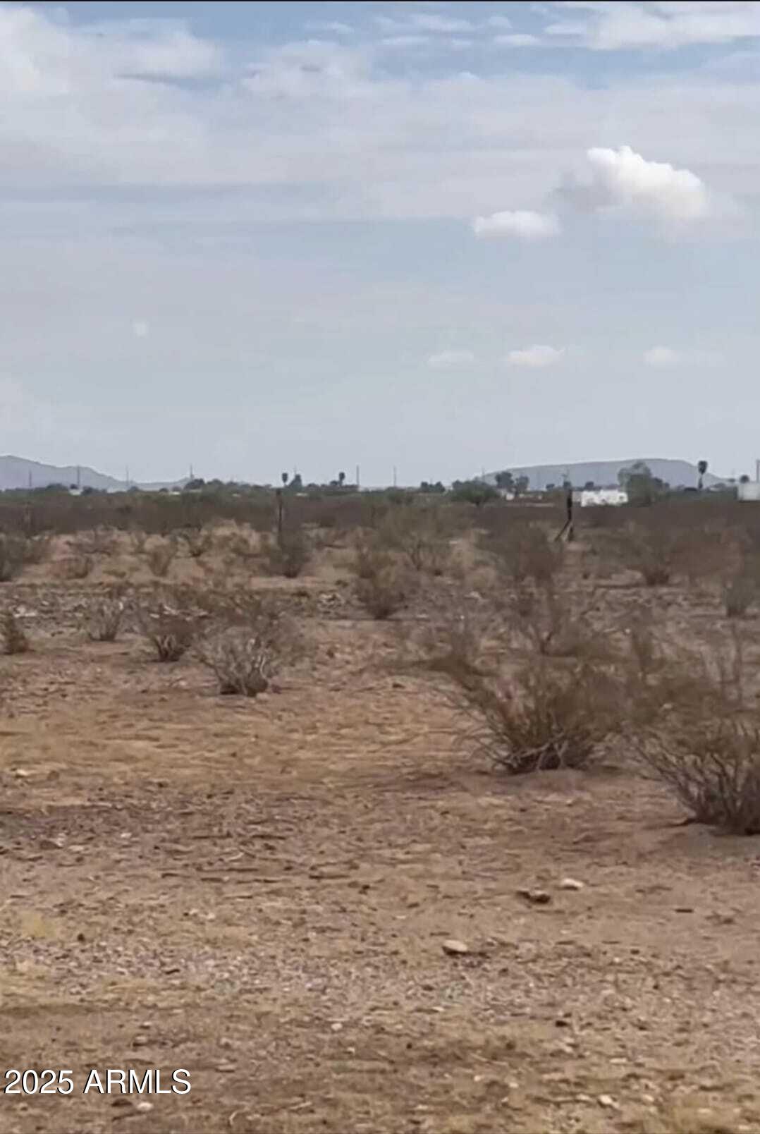 431XX W Earll Drive -