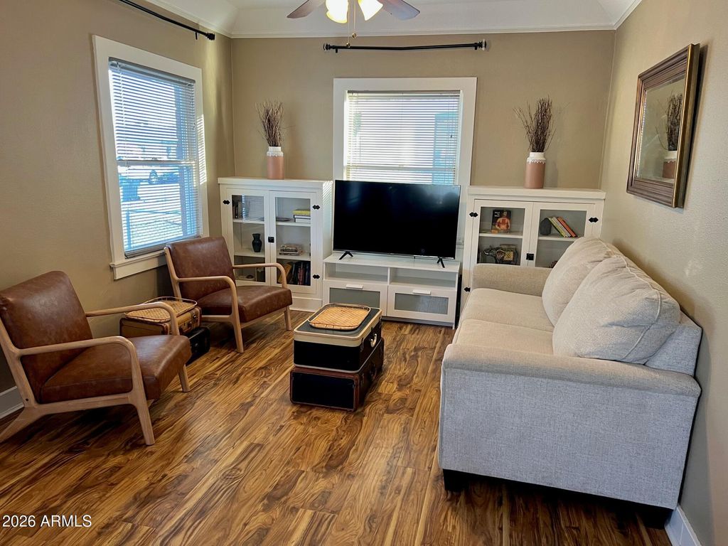 Photo of 350 N 15th Street, Phoenix, AZ 85006 (MLS # 7000963)