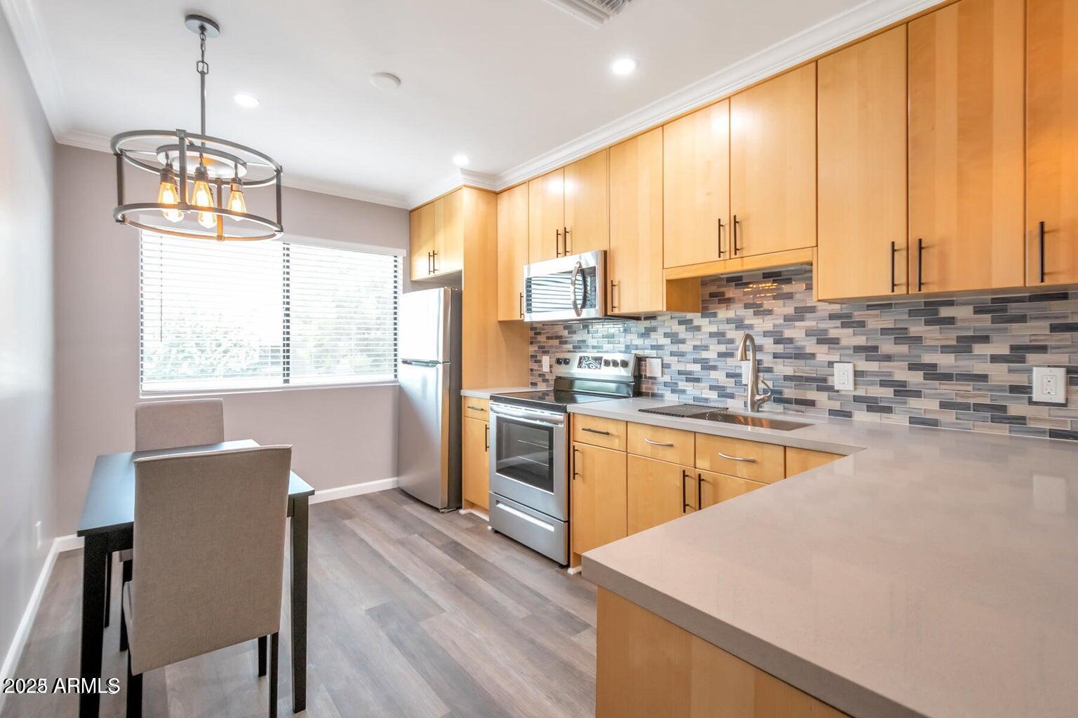 721 E MONTEBELLO Avenue 225