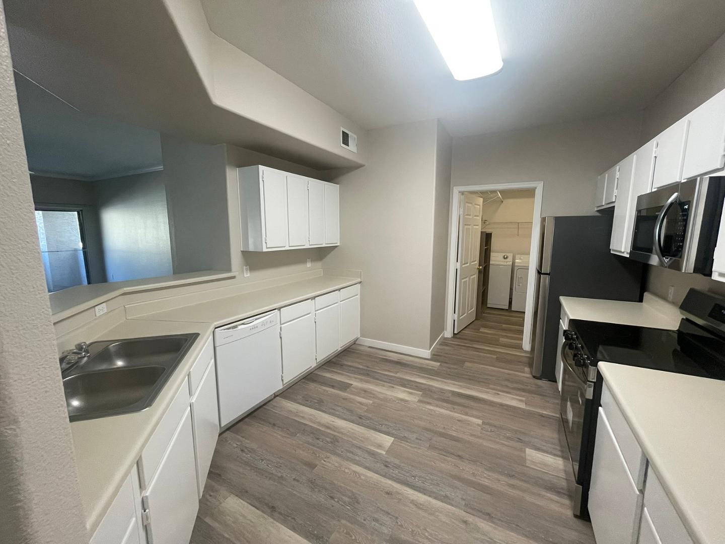 3236 E Chandler 1040