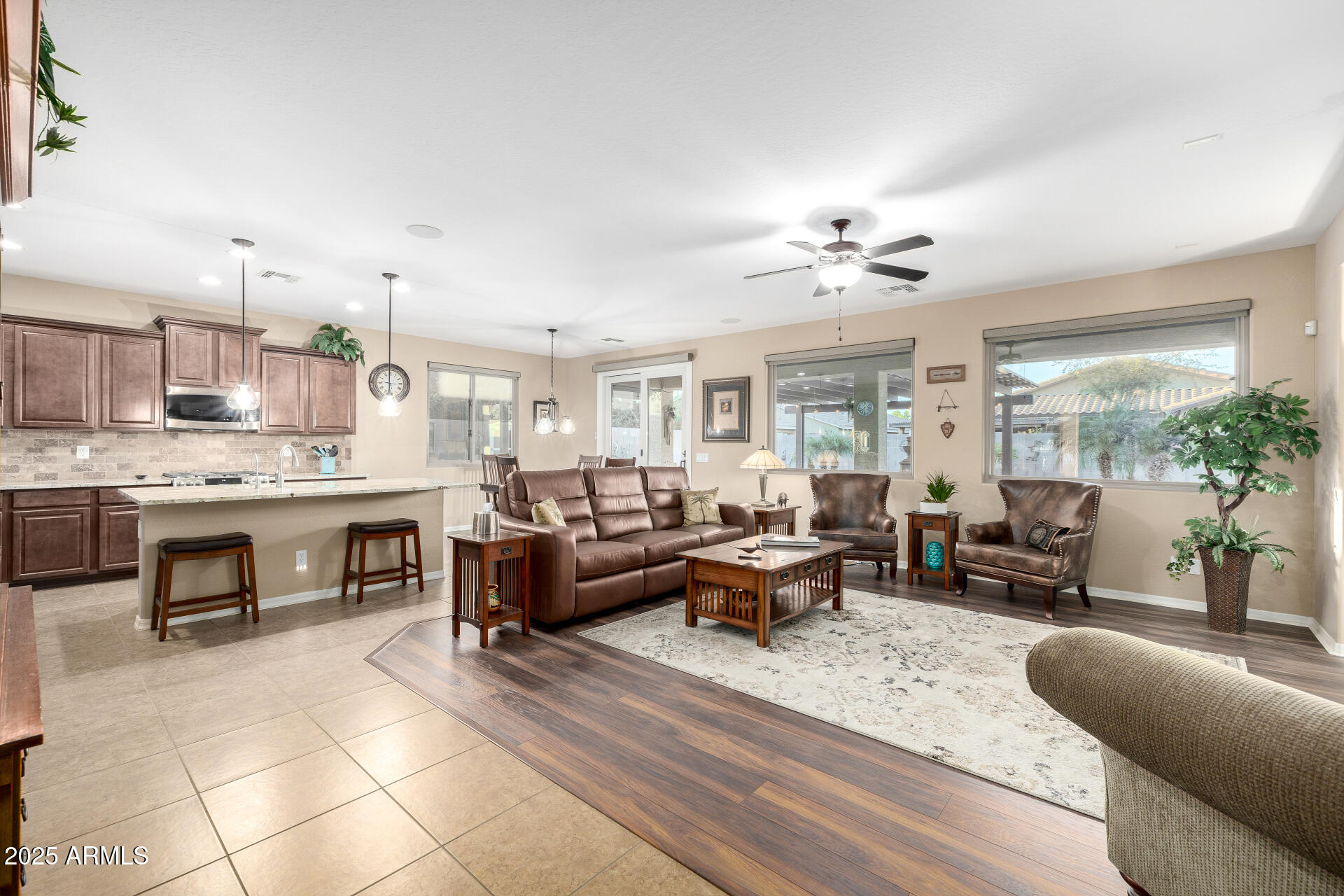 104 W LEATHERWOOD Avenue
