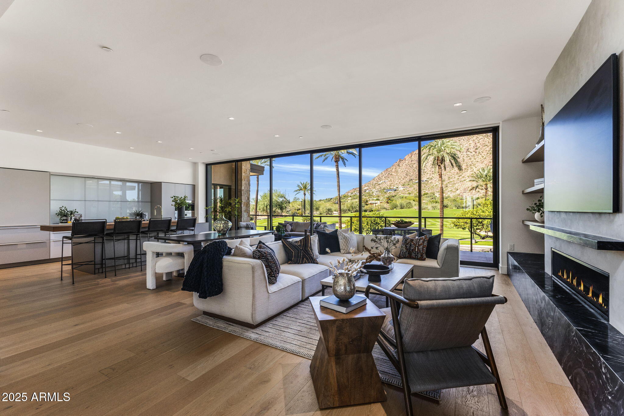 4575 N PHOENICIAN Boulevard 2