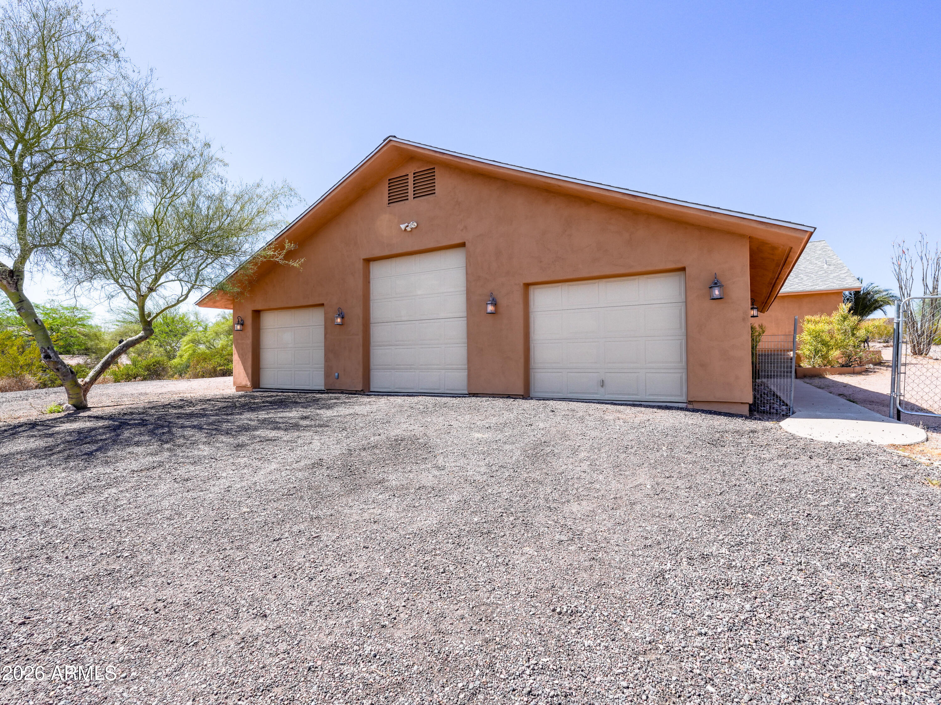 1224 N ACACIA Road