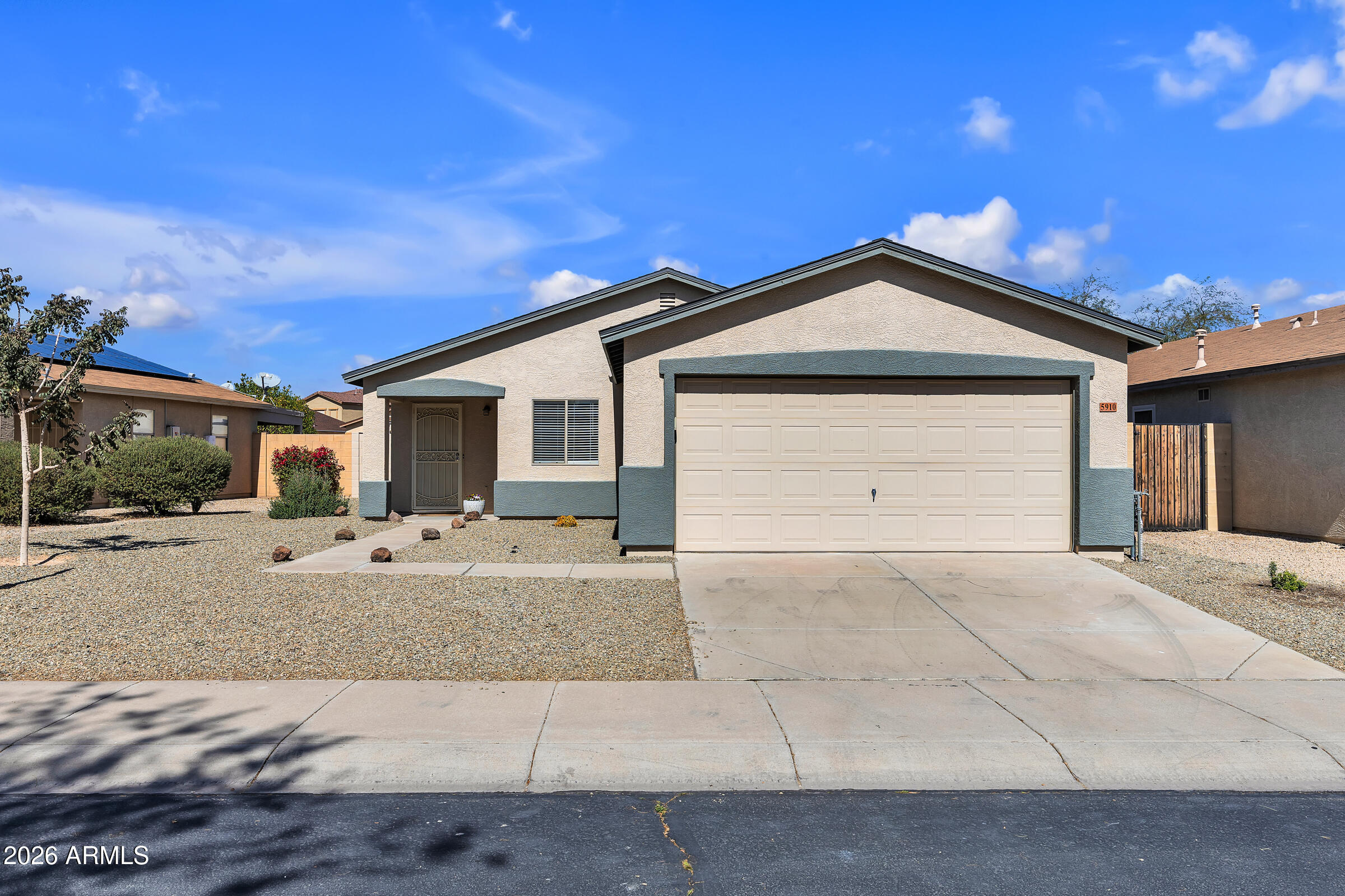 5910 E FLOWING Spring