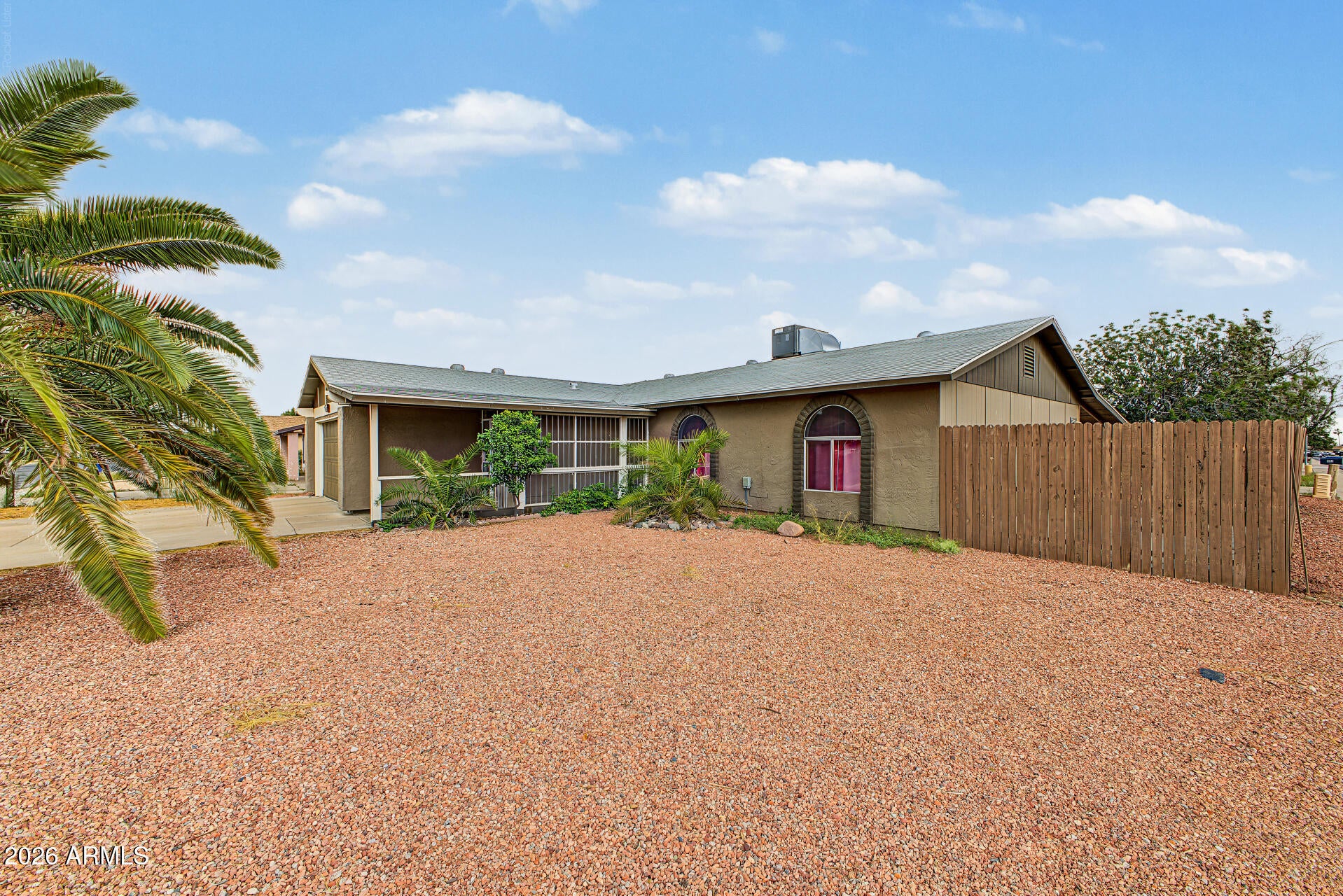 1040 S VINEYARD --