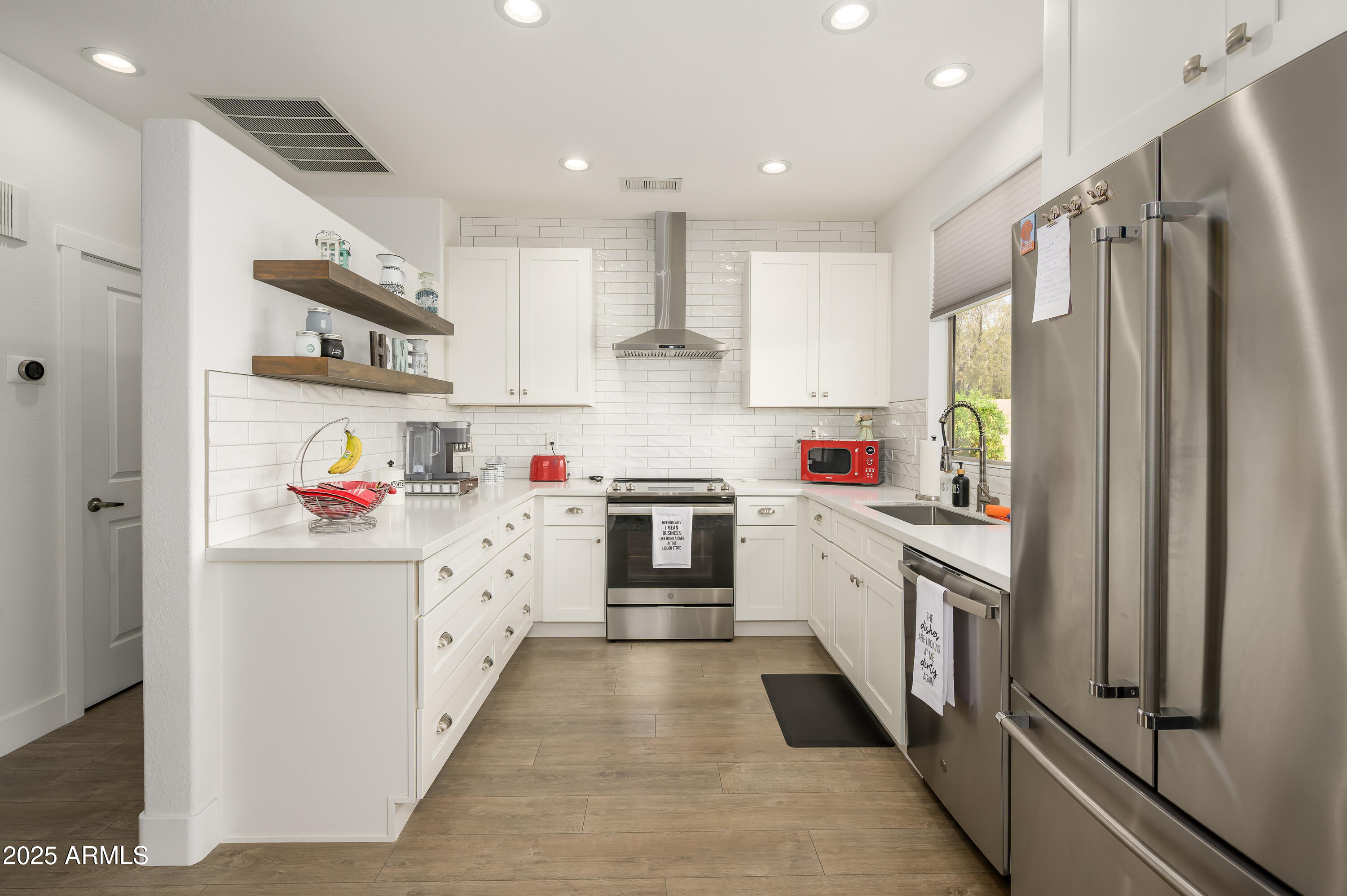 15900 W AUTUMN Circle