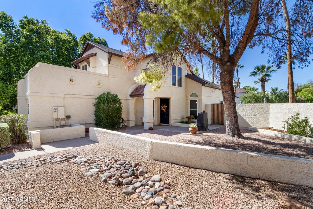 Photo of 1624 N Calle Circle, Chandler, AZ 85224 (MLS # 6927642)