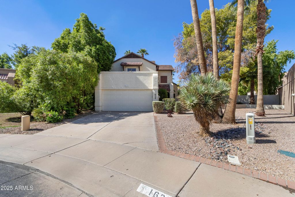 Photo of 1624 N Calle Circle, Chandler, AZ 85224 (MLS # 6927642)