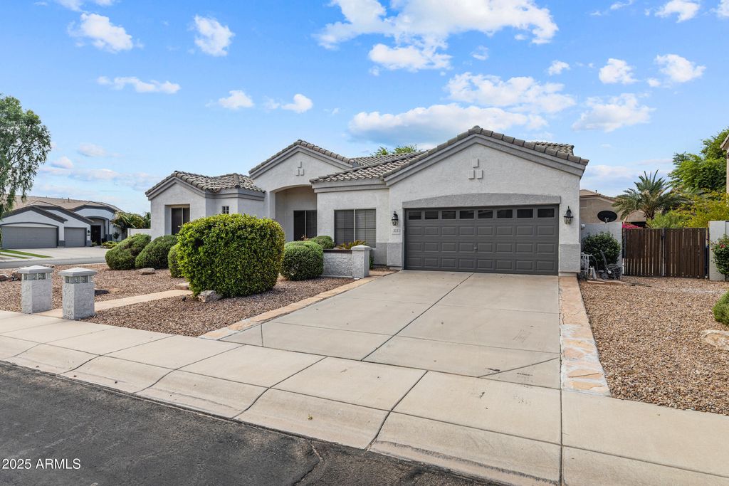 Photo of 3111 E Canyon Creek Drive, Gilbert, AZ 85295 (MLS # 6918755)