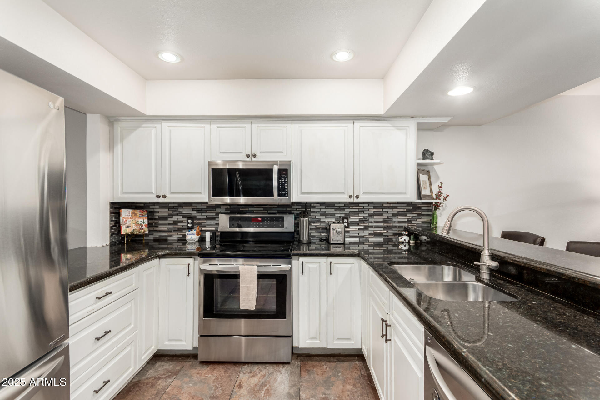 7401 N SCOTTSDALE Road 37