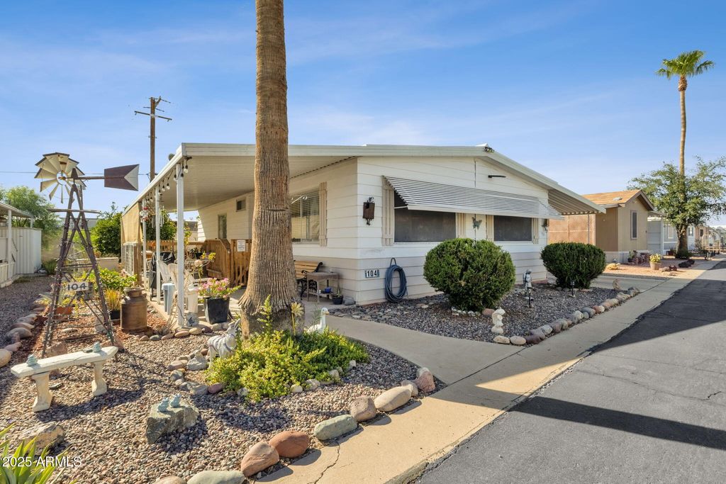 Photo of 200 E Knox Road #104, Chandler, AZ 85225 (MLS # 6918186)