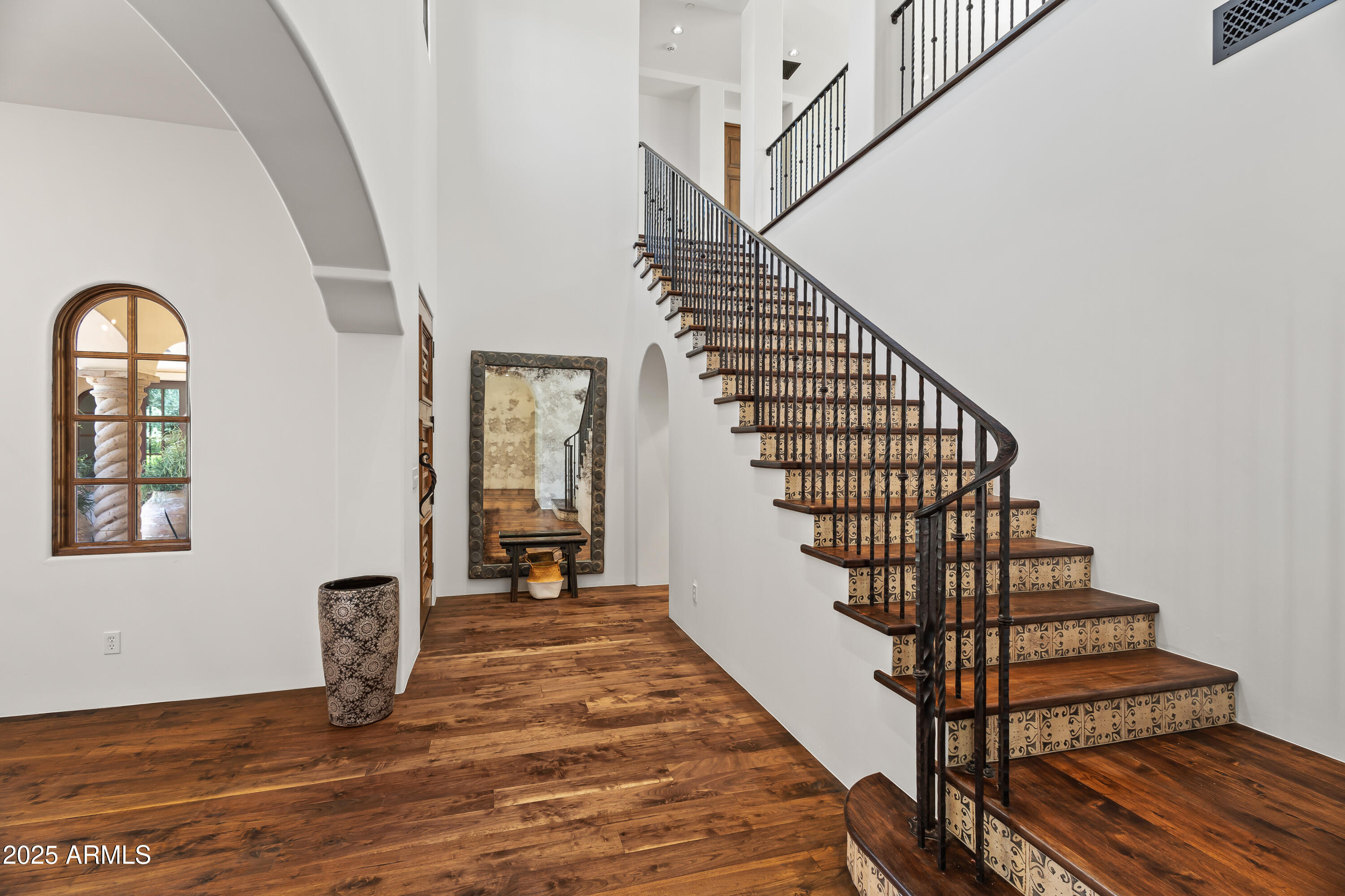 4949 E LINCOLN Drive 16