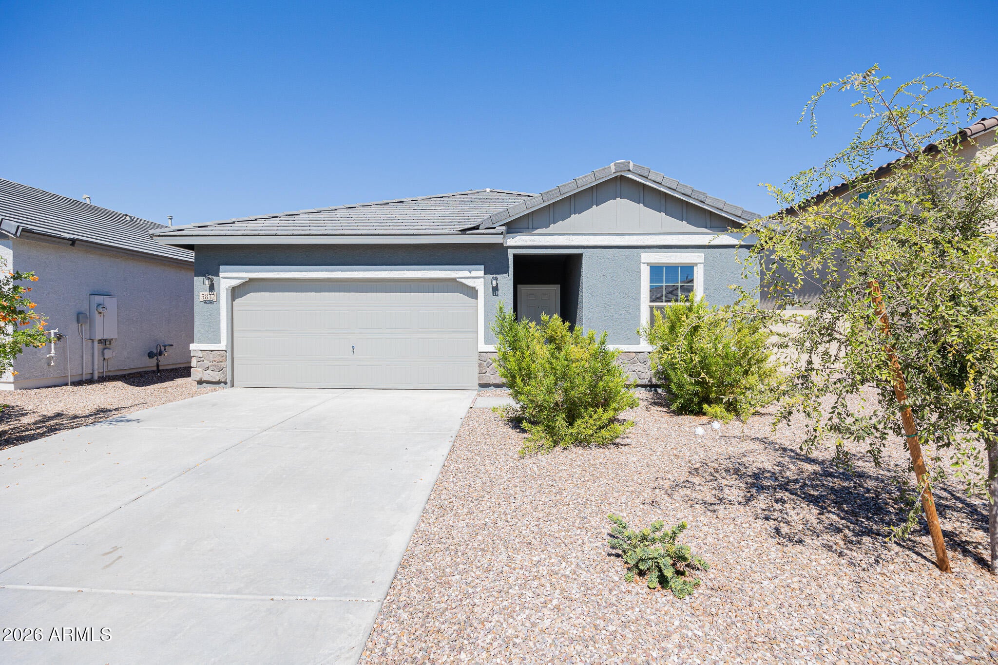 5832 W WILLOW RIDGE Drive