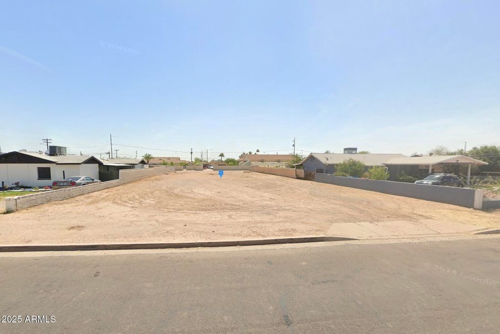 Photo of 1411 S 18th Avenue #3, Phoenix, AZ 85007 (MLS # 6924118)
