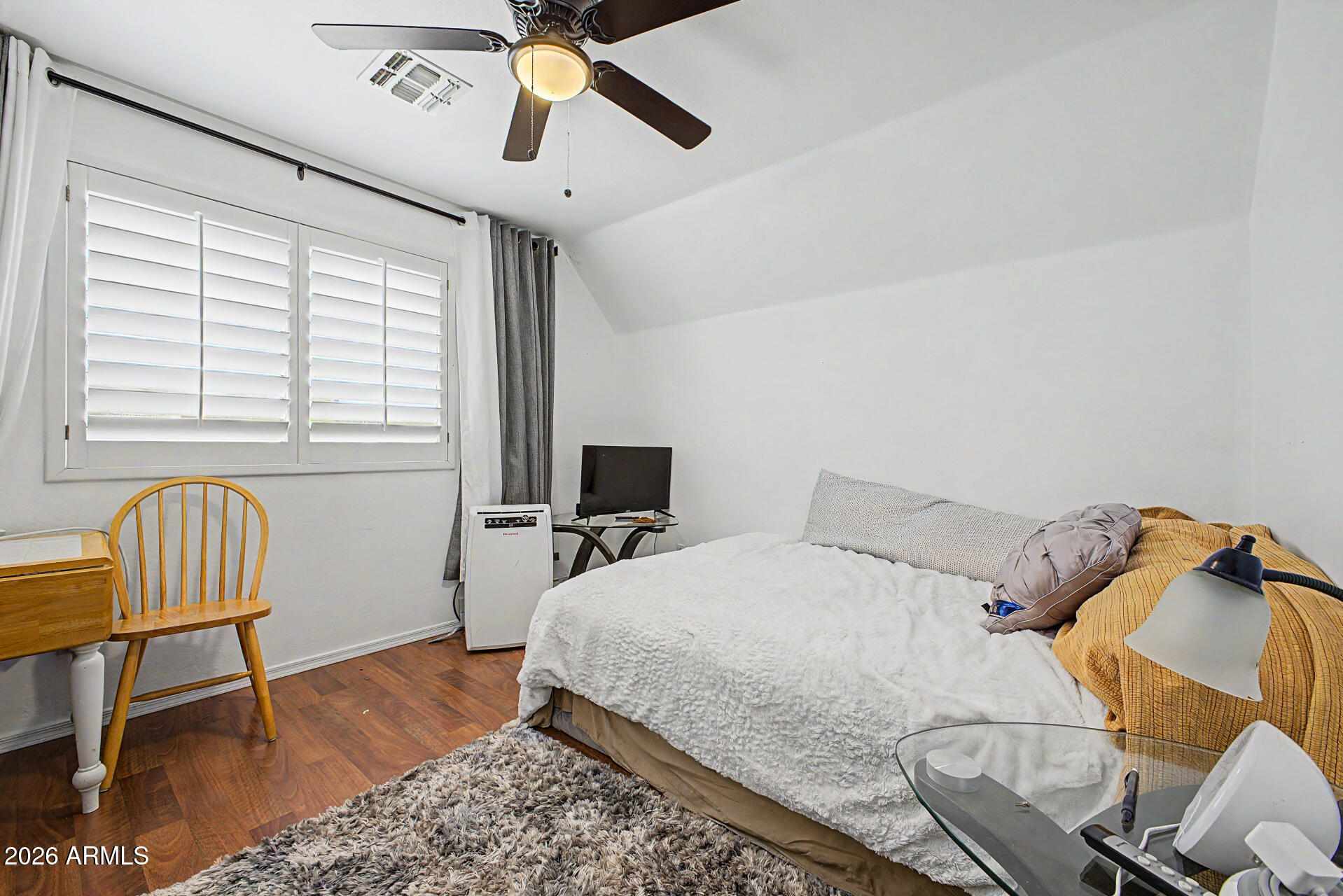 STONECLIFFE CONDOMINIUM - Residential
