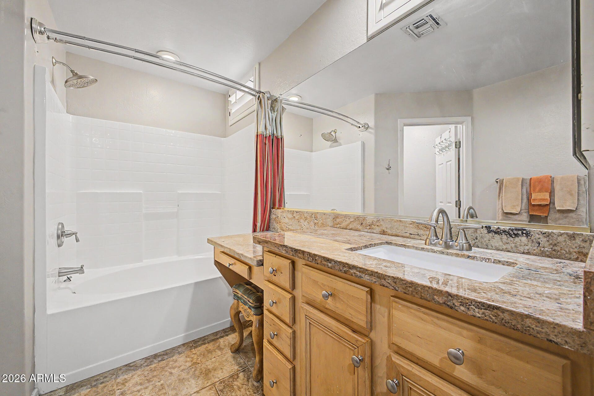 STONECLIFFE CONDOMINIUM - Residential