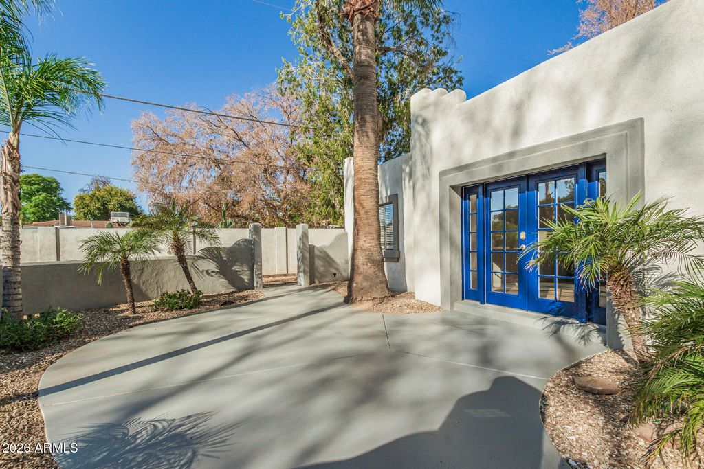 Photo of 330 W Northern Avenue, Phoenix, AZ 85021 (MLS # 6974576)