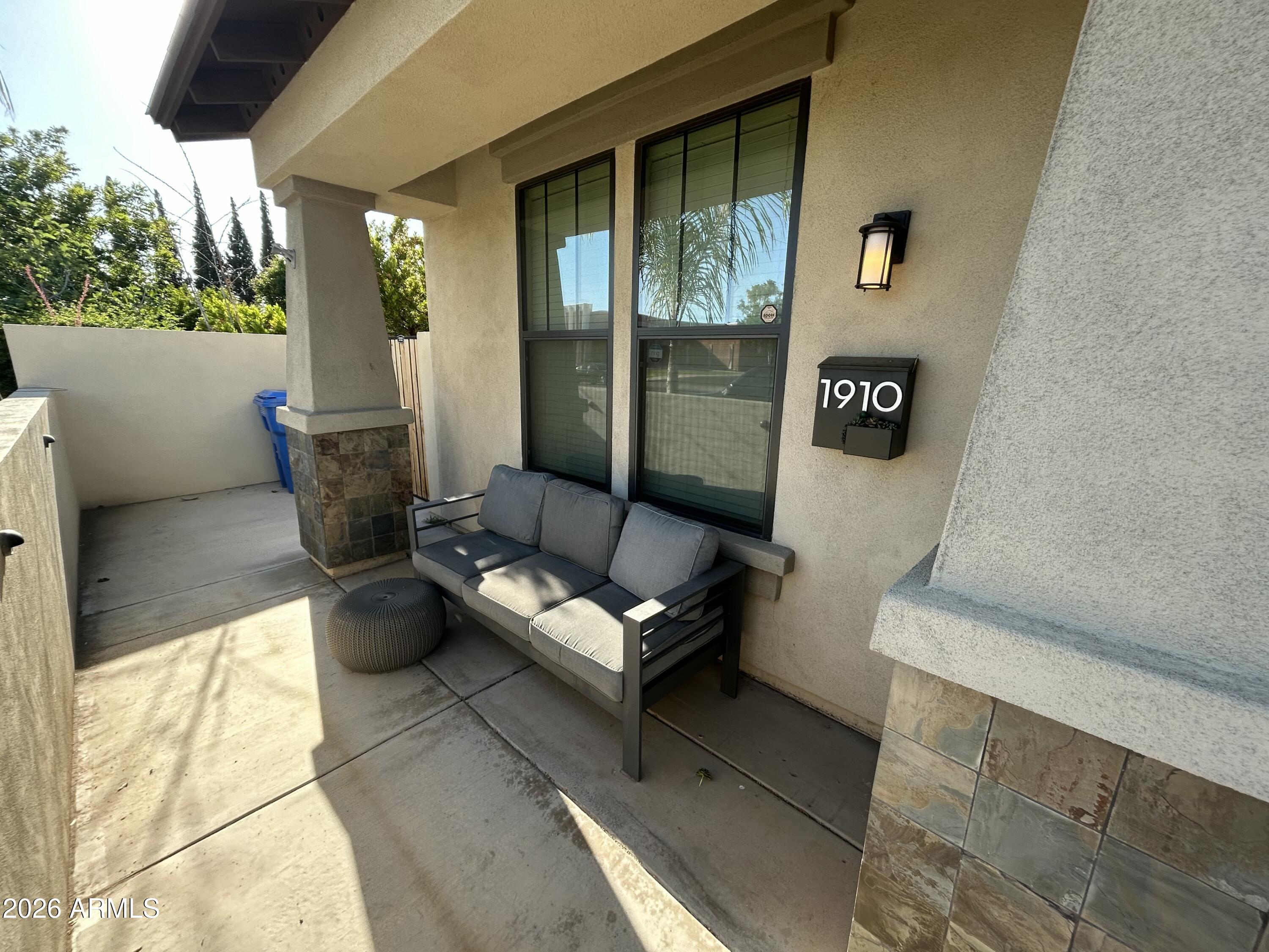 1910 E MISSOURI Avenue