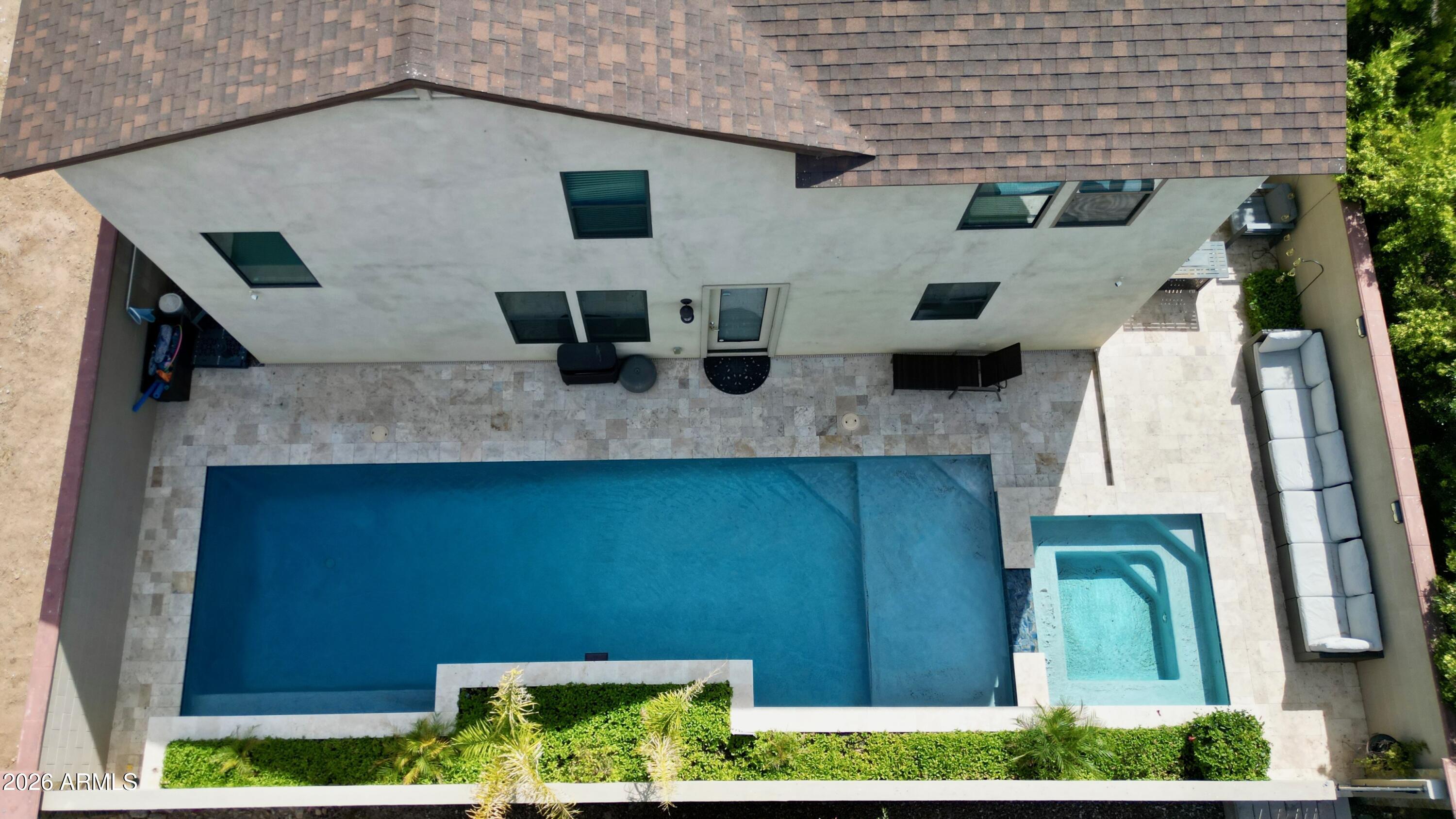 1910 E MISSOURI Avenue