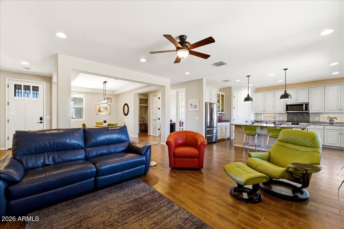 Golden Barrel Place At Dove Mountain - Residential