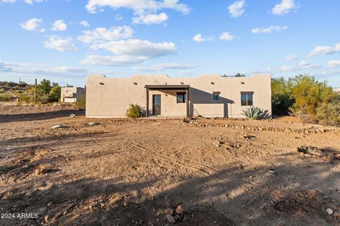 A home in Black Canyon City