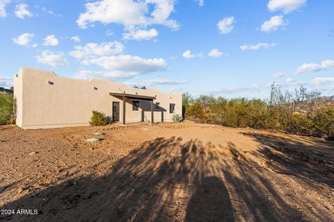 A home in Black Canyon City