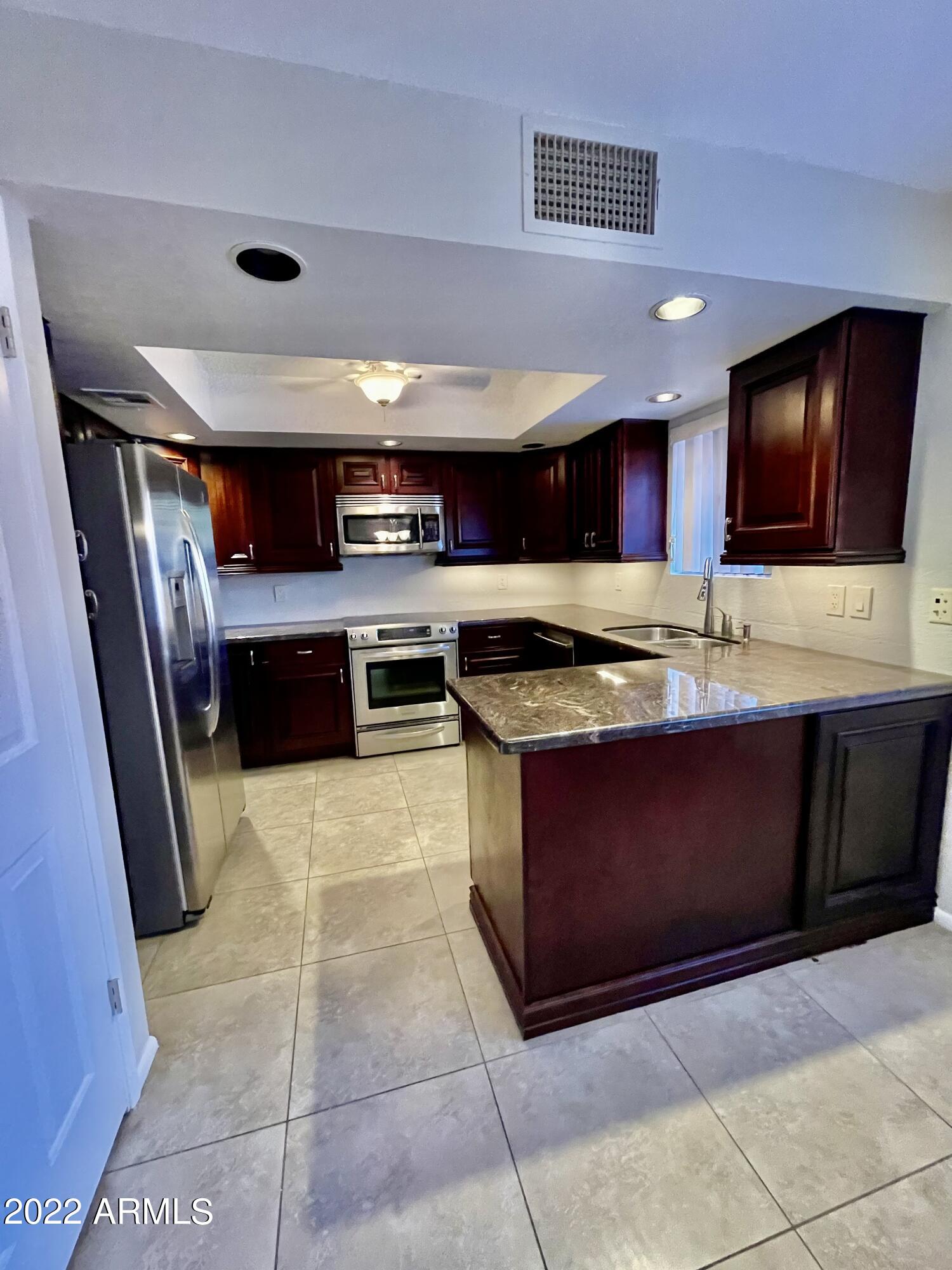 12212 N PARADISE VILLAGE Parkway S 104