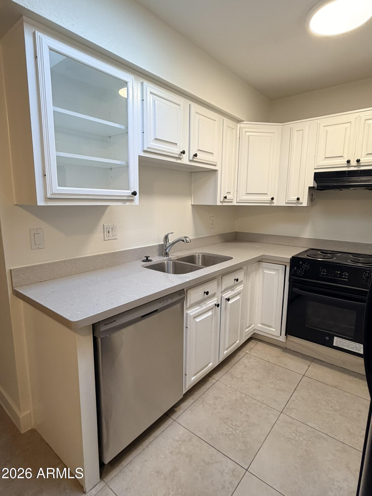 316 W HONONEGH Drive 6