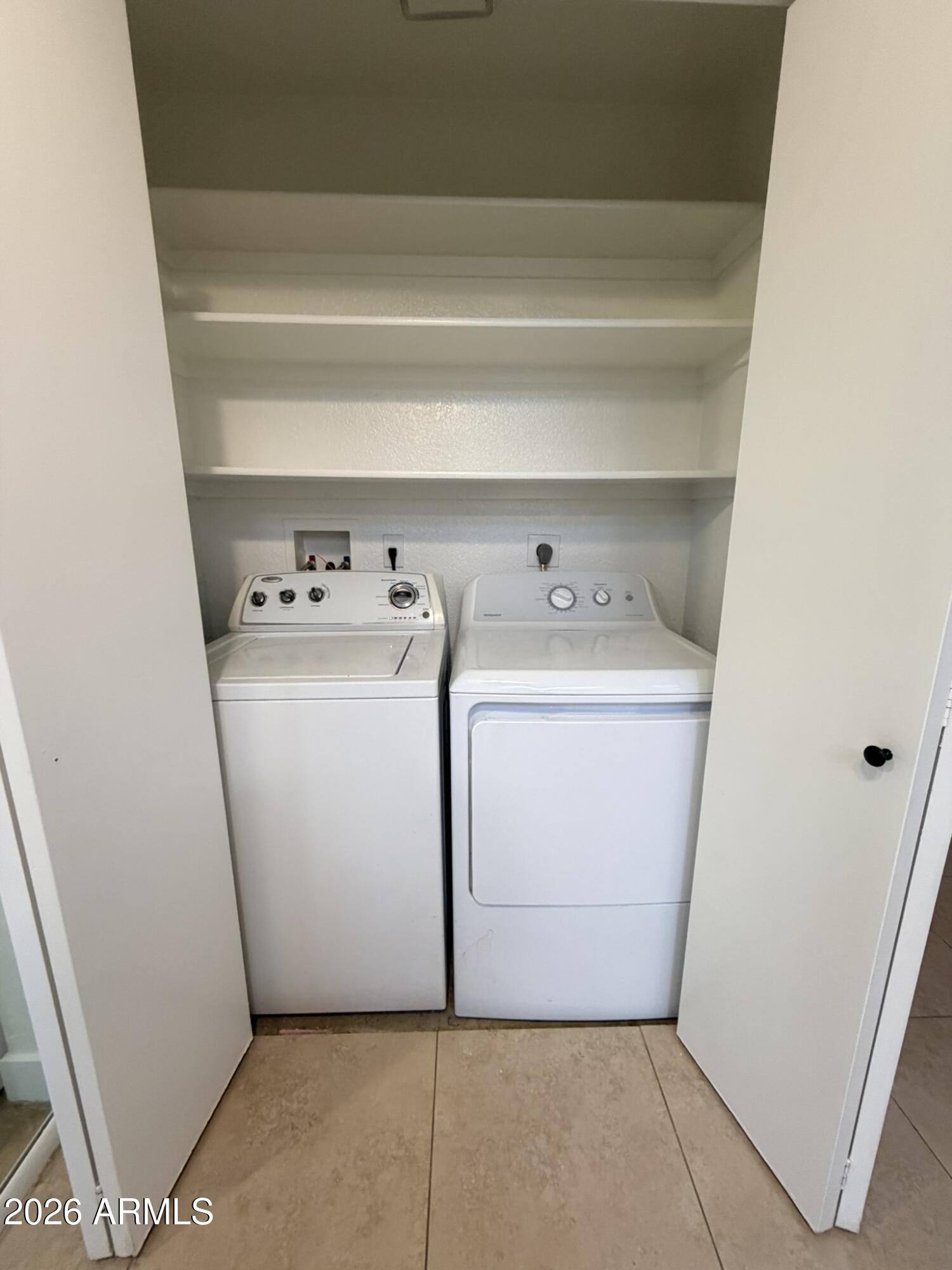316 W HONONEGH Drive 6