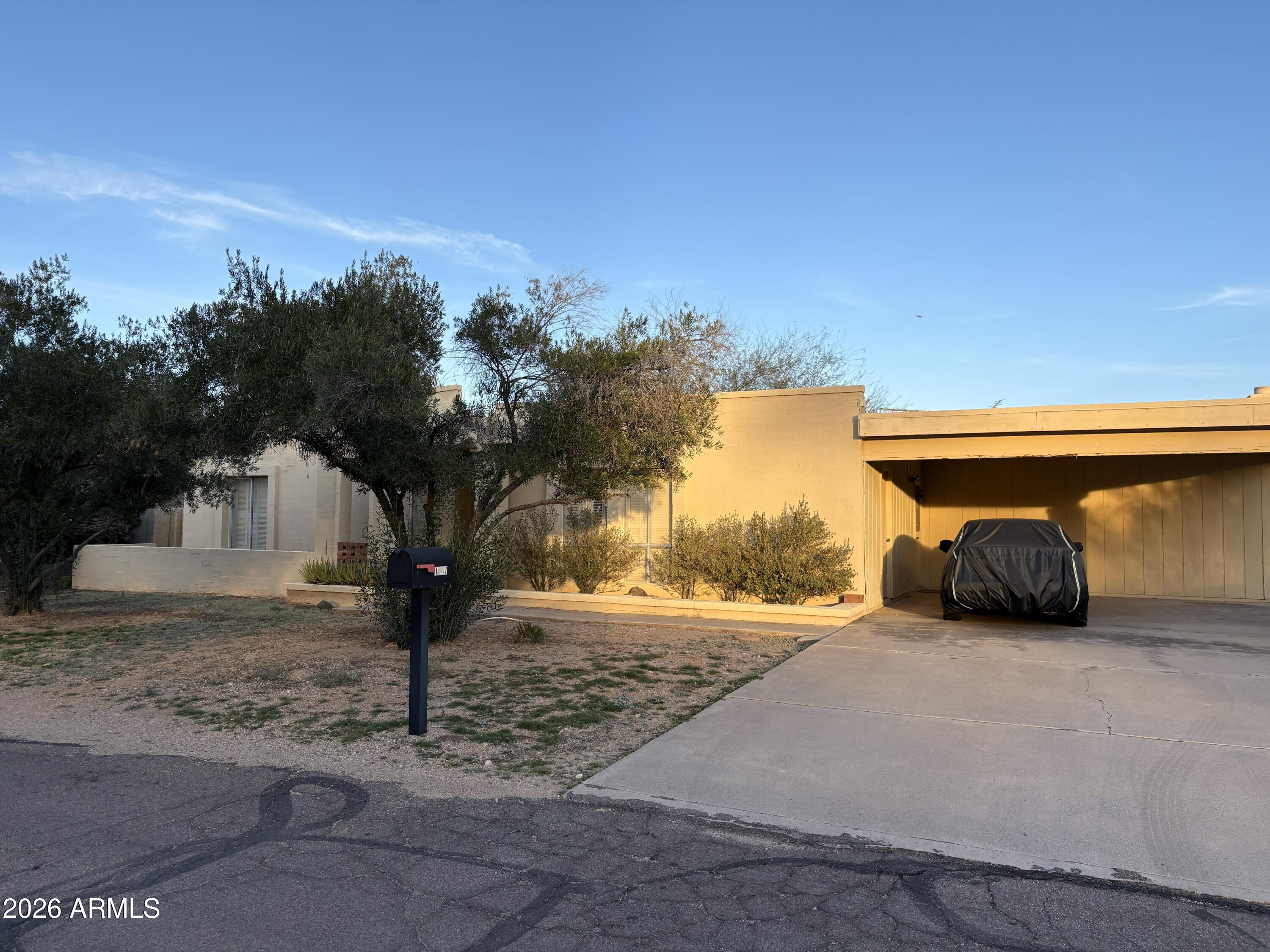 1007 E VILLAGE CIRCLE Drive N