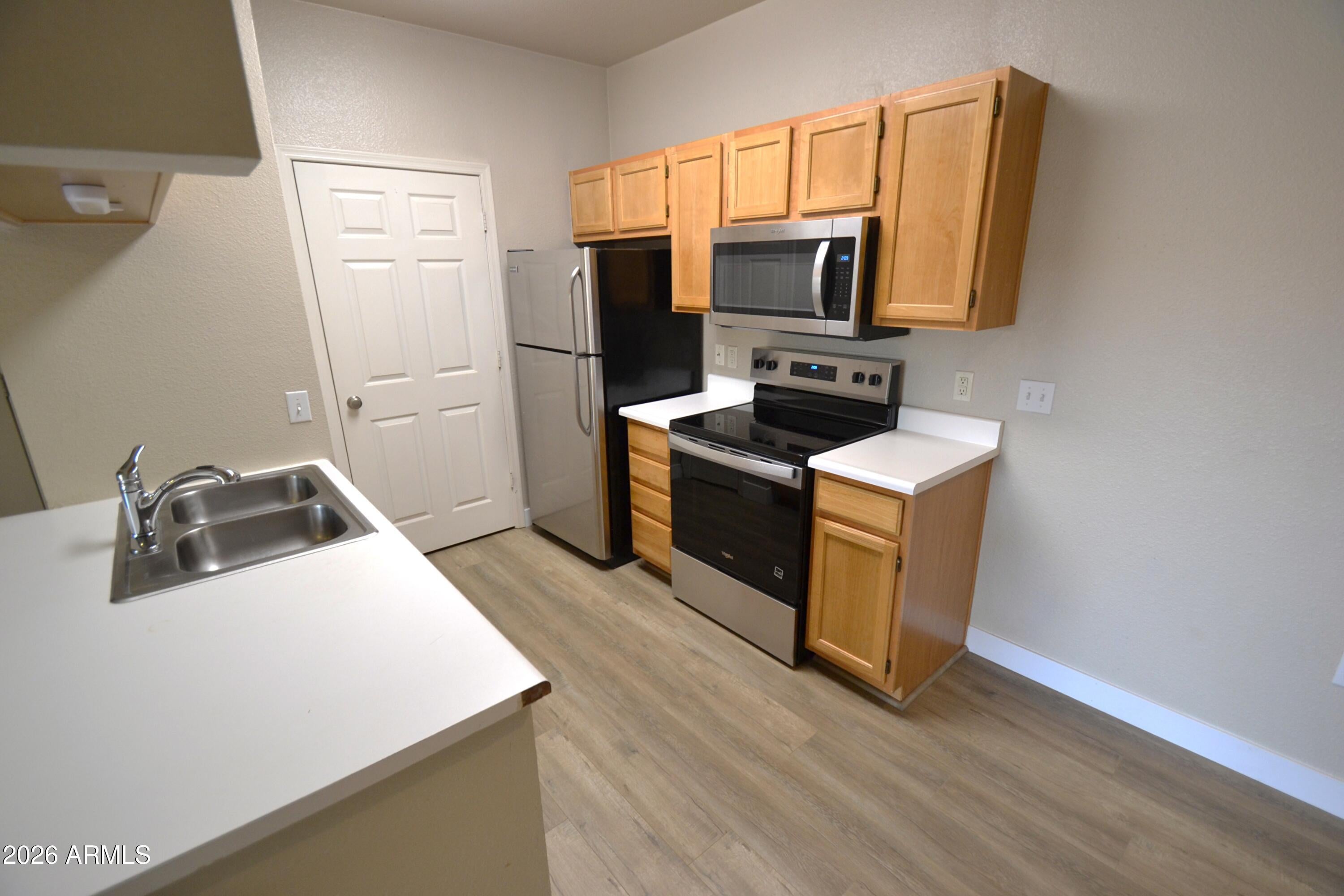 5401 E VAN BUREN Street 2046