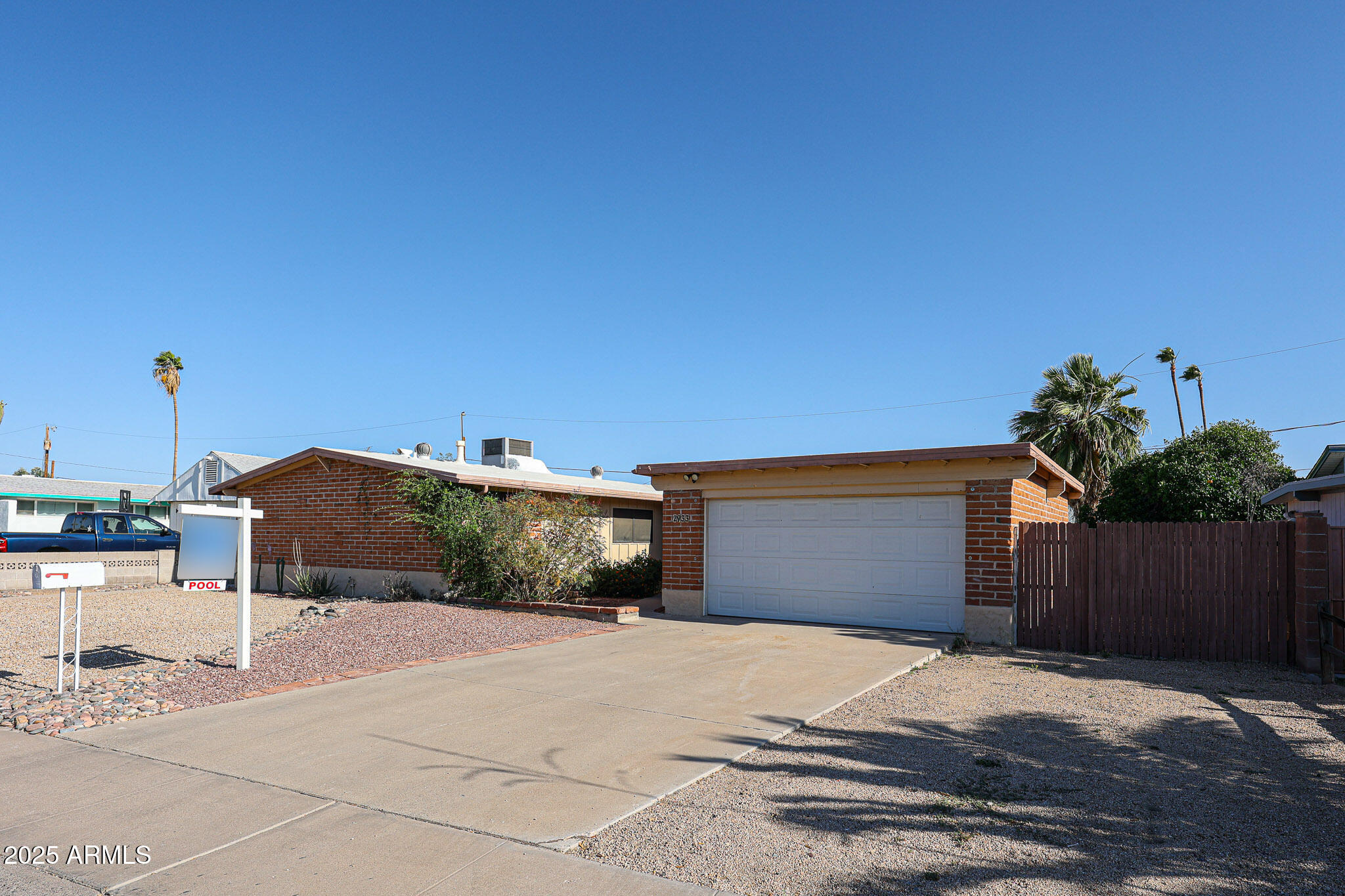 2933 W DEL MAR Lane