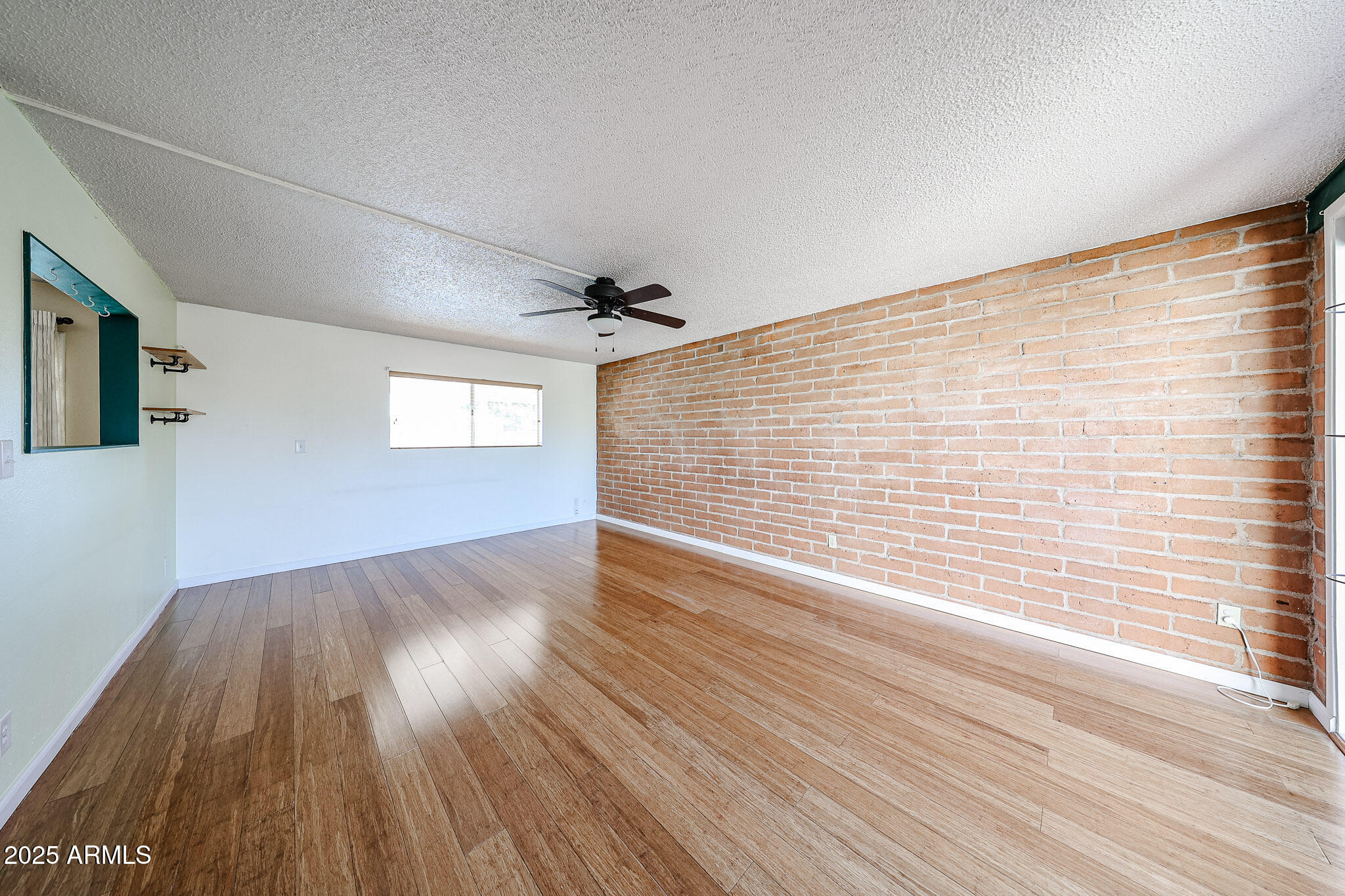 2933 W DEL MAR Lane