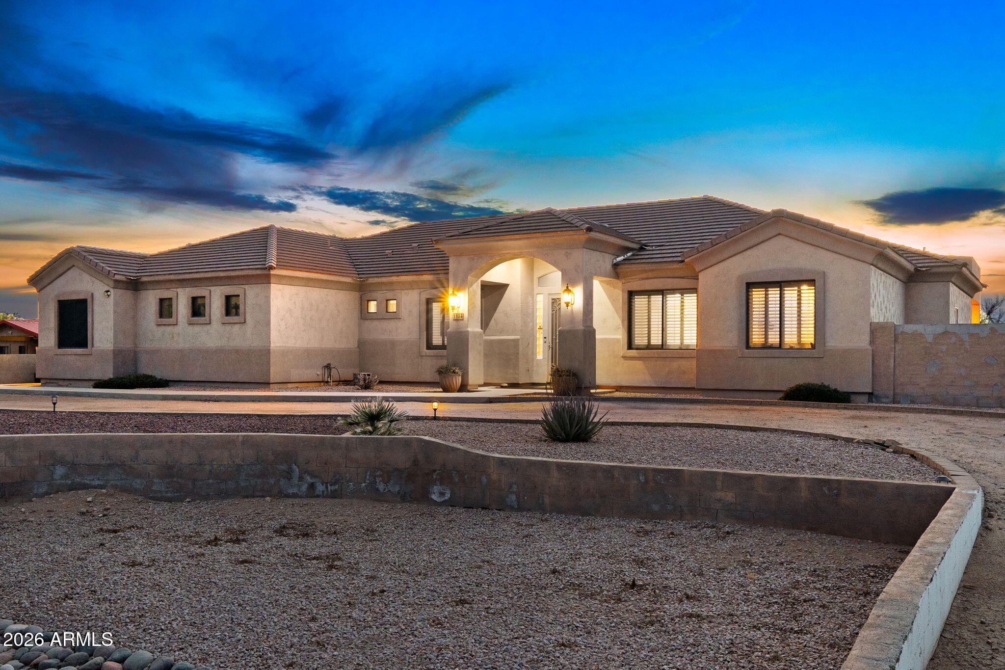 1104 N MOUNTAIN Road