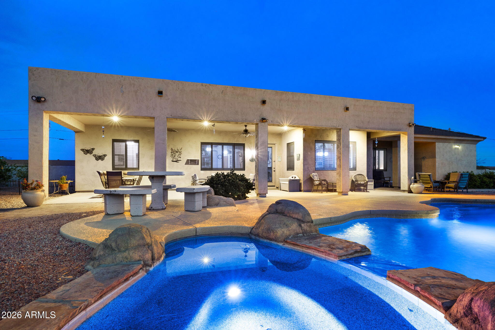 1104 N MOUNTAIN Road