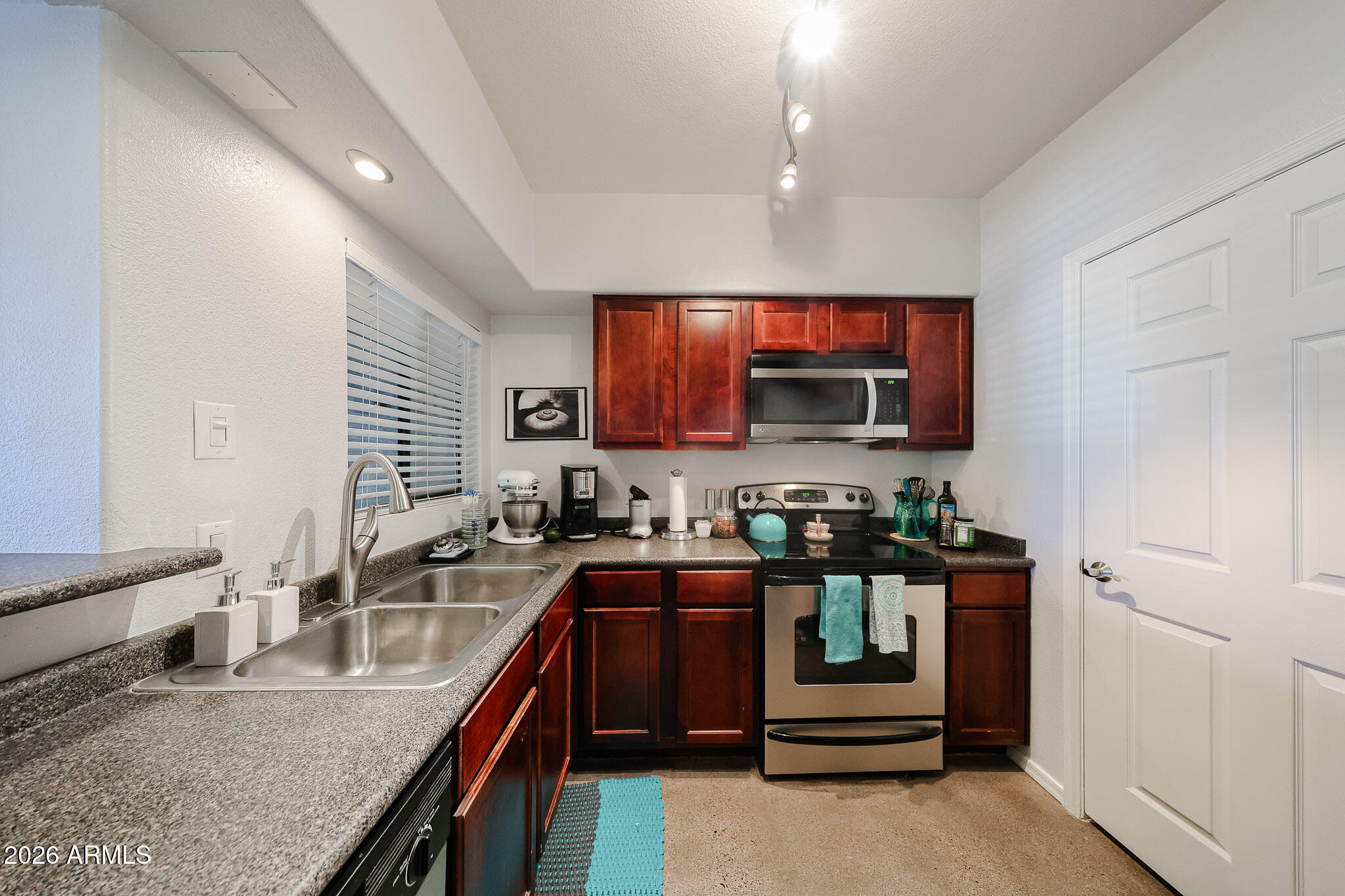 15095 N THOMPSON PEAK Parkway 1043