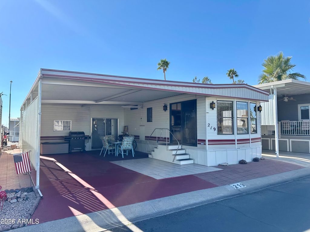 Photo of 219 S Motherlode Drive, Apache Junction, AZ 85119 (MLS # 6977353)