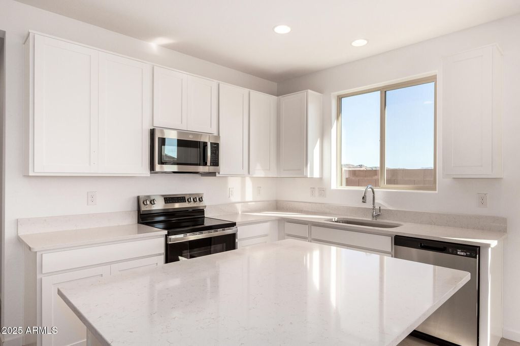 Photo of 18587 E Bianca Way, Gold Canyon, AZ 85118 (MLS # 6949420)