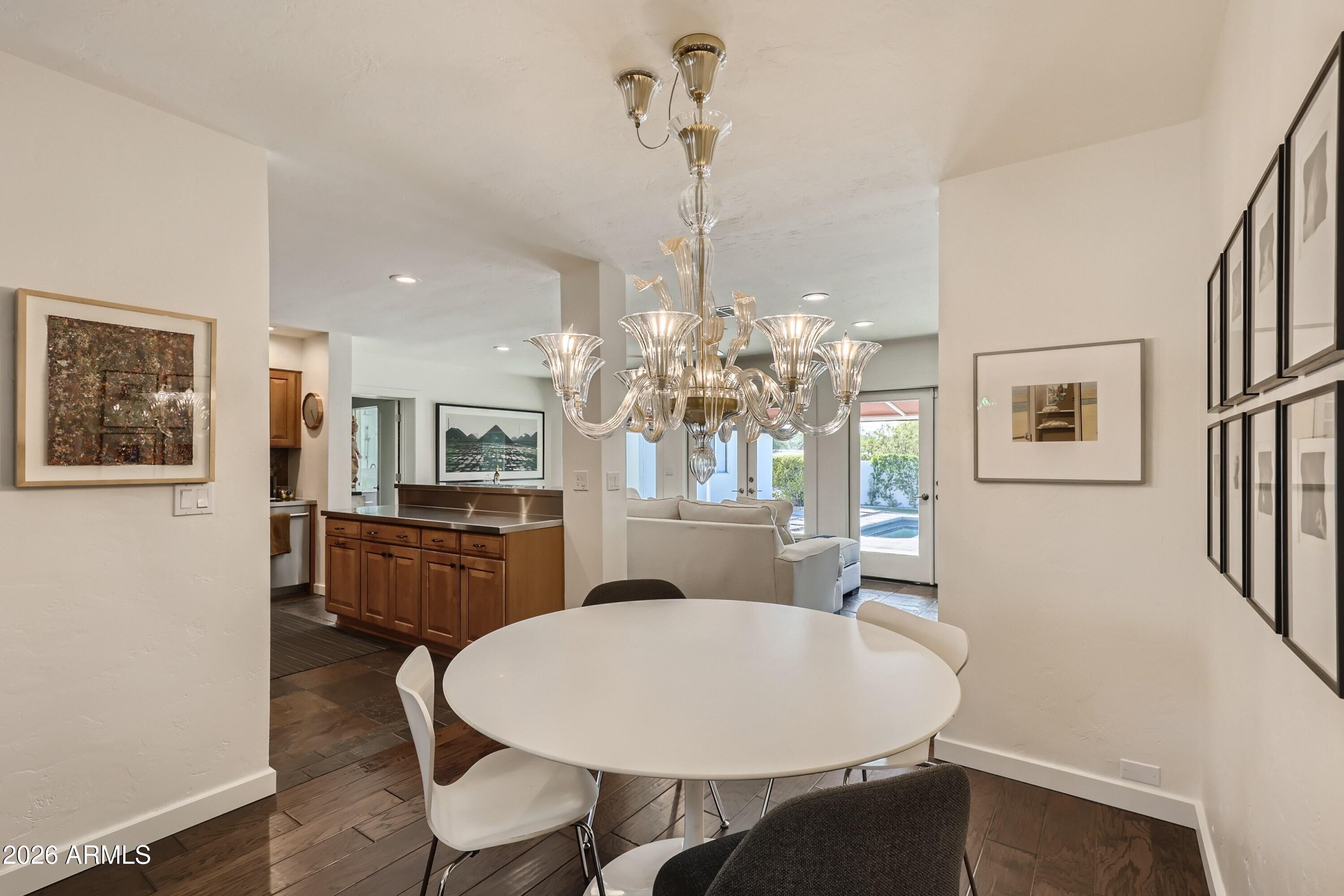 1527 E EL CAMINO Drive