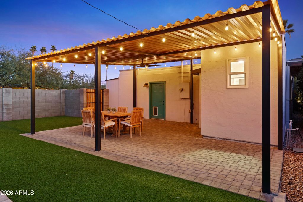 Photo of 1346 E Palm Lane, Phoenix, AZ 85006 (MLS # 6976944)