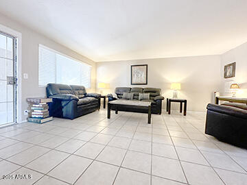 1111 E TURNEY Avenue 25